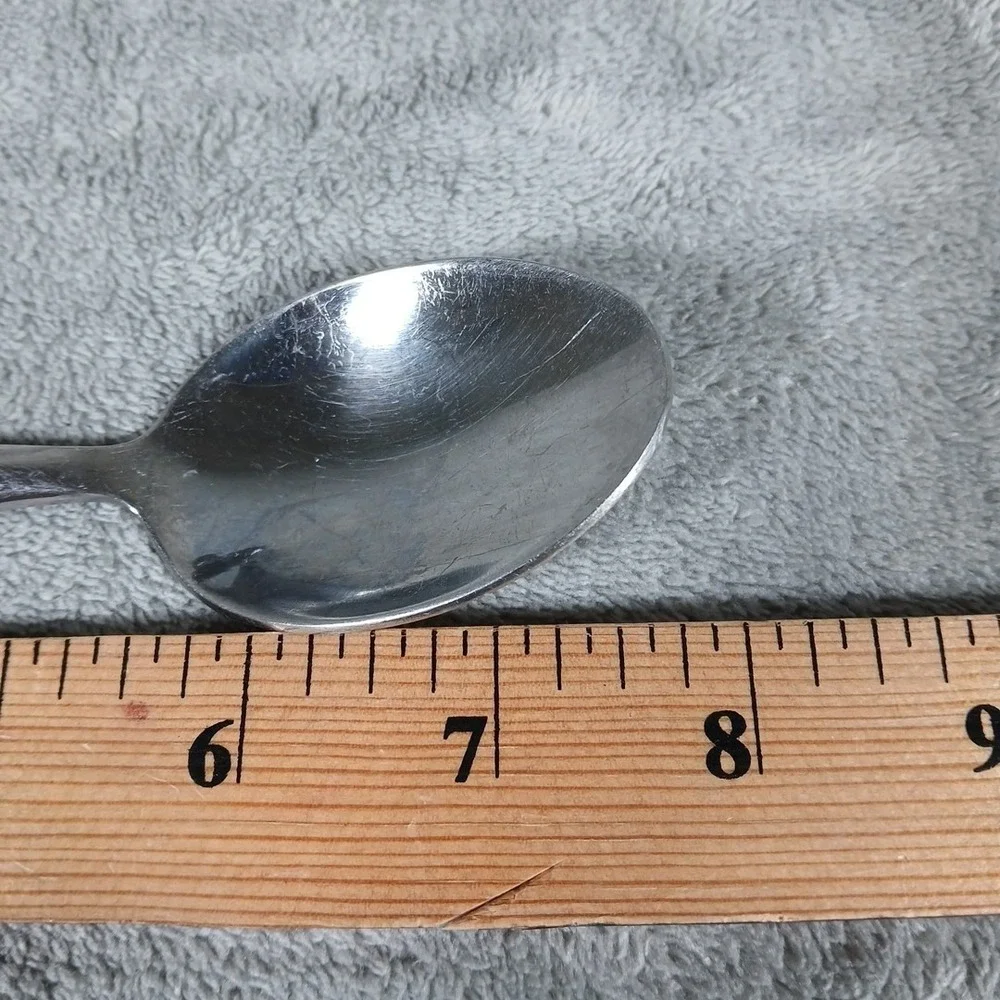 Oneida Tortola Oval Soup Spoon 7 3/4